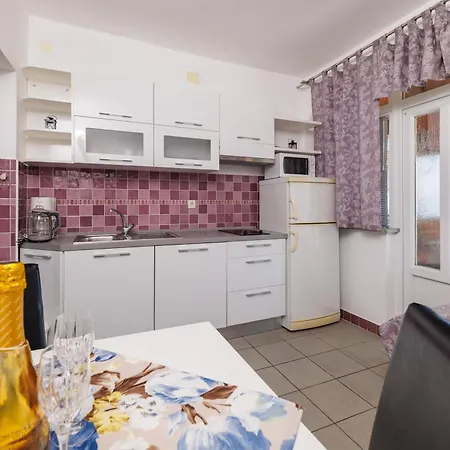 Ruzica F Apartment Lopar