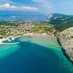Ruzica F *