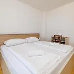Apartment Ruzica F *