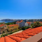 Ruzica F Apartment *