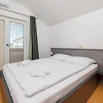 Ruzica F Apartment Lopar