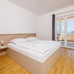 Apartment Ruzica F *