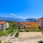 Apartment Ruzica F *