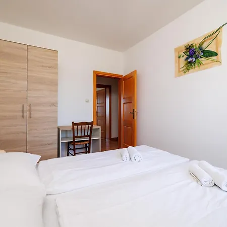 Apartment Ruzica F