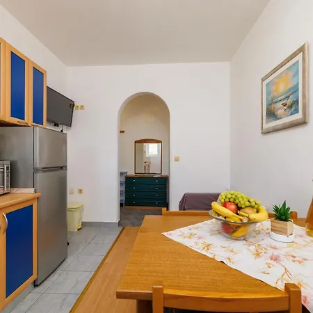 Ruzica F Apartmán *