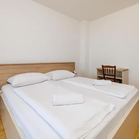 Apartment Ruzica F *