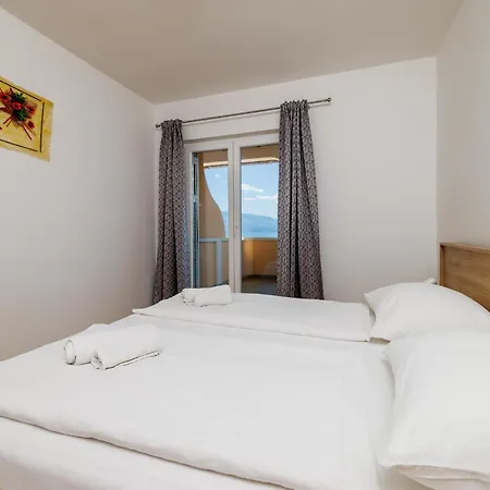 Ruzica F Apartmán *