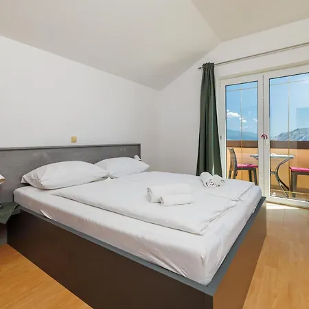 Ruzica F Apartment