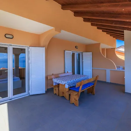 Ruzica F Apartment
