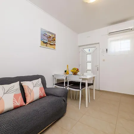 Apartment Ruzica F *