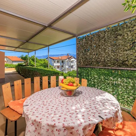 Ruzica F Apartment