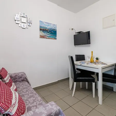 Ruzica F Apartment Lopar