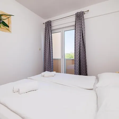 Ruzica F Apartment